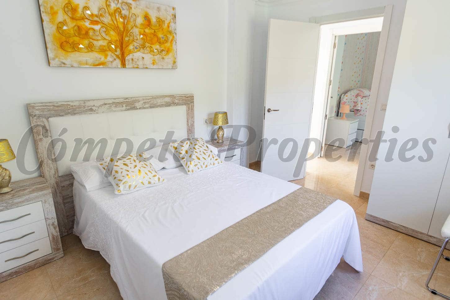 3 slaapkamer Villa voor vakantieverhuur in Competa met zwembad - € 900 (Ref: 4691619)