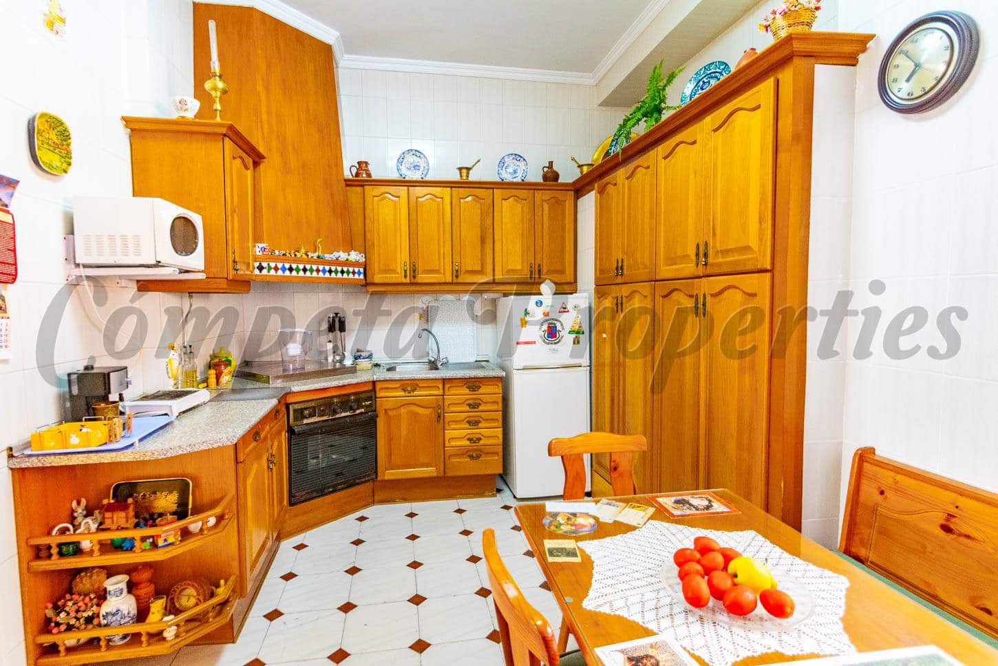 6 bedroom Townhouse for sale in Torrox - € 400,000 (Ref: 4692142)