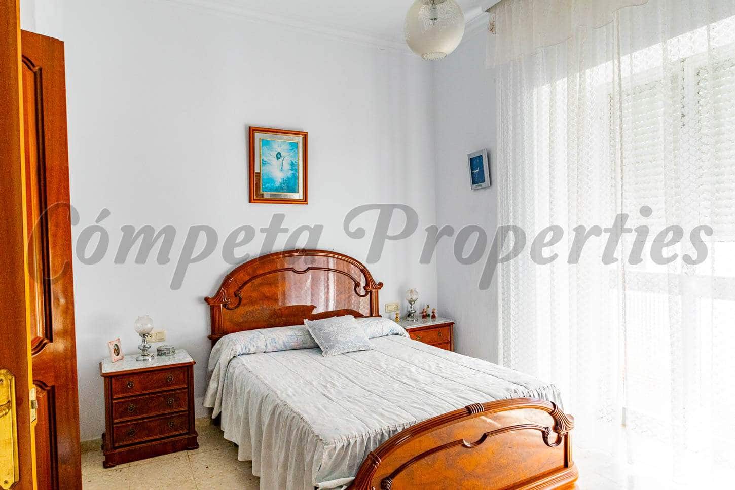 6 makuuhuone Omakotitalo myytävänä paikassa Torrox - 600 000 € (Ref: 4692142)