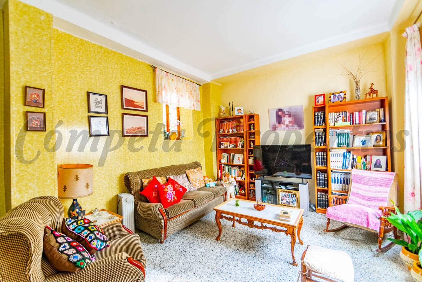 6 makuuhuone Omakotitalo myytävänä paikassa Torrox - 600 000 € (Ref: 4692142)