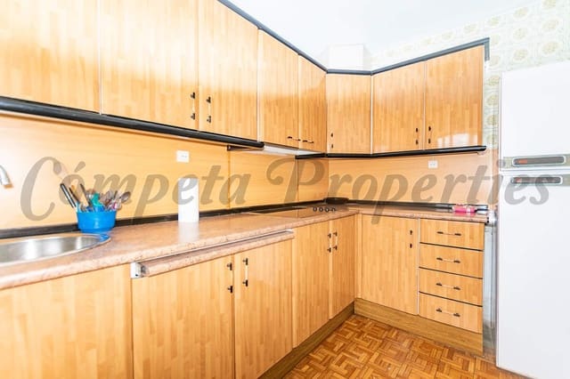 4 slaapkamer Huis te koop in Cómpeta - € 99.000 (Ref: 4724444)