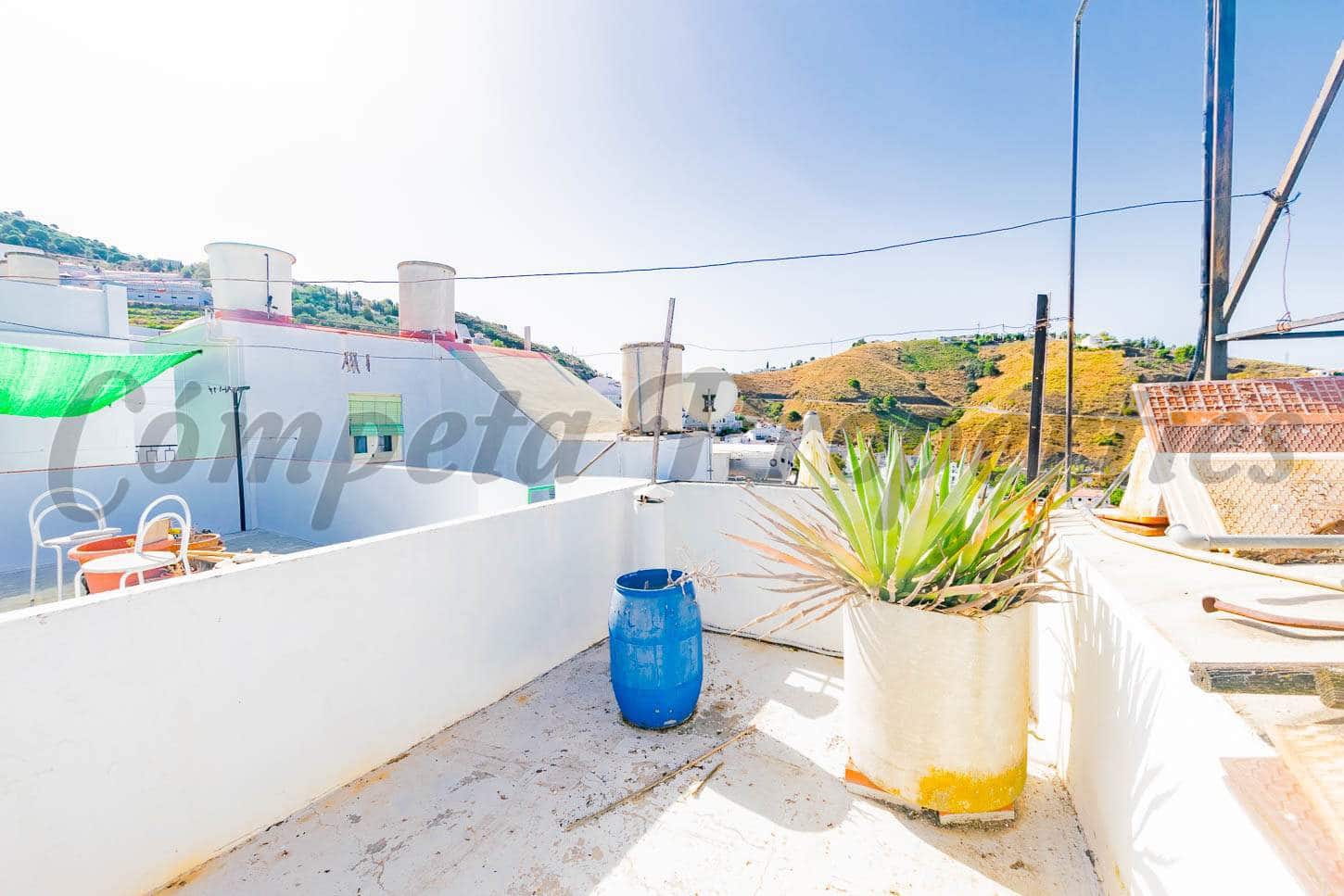 4 slaapkamer Huis te koop in Competa - € 99.000 (Ref: 4724444)