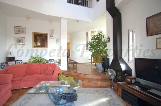 3 chambre Villa/Maison à vendre à Torrox avec piscine garage - 850 000 € (Ref: 4868157)