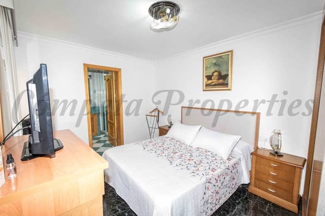 5 soveværelse Byhus til salg i Algarrobo - € 200.000 (Ref: 4883172)