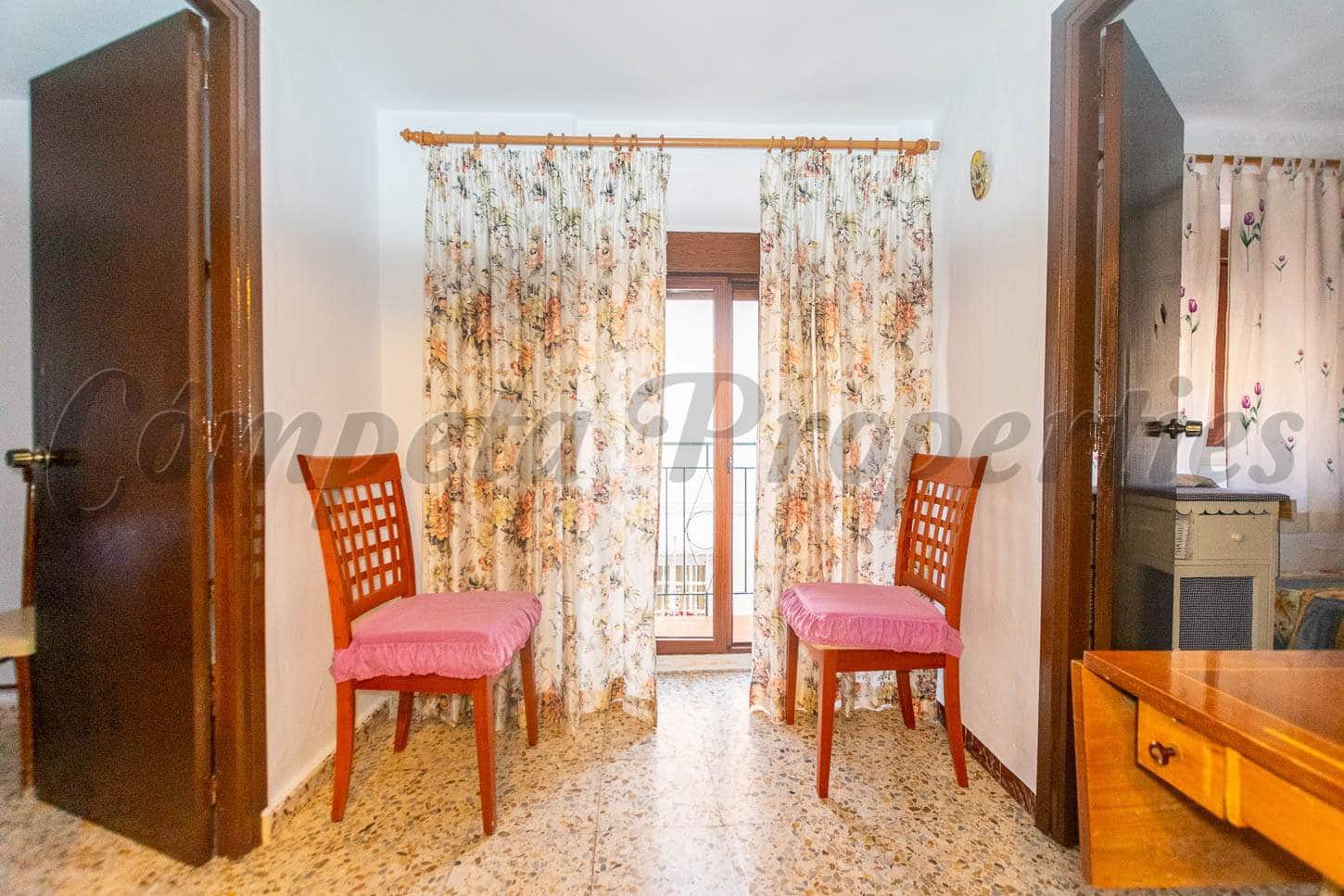 5 slaapkamer Huis te koop in Sayalonga - € 148.000 (Ref: 5082983)