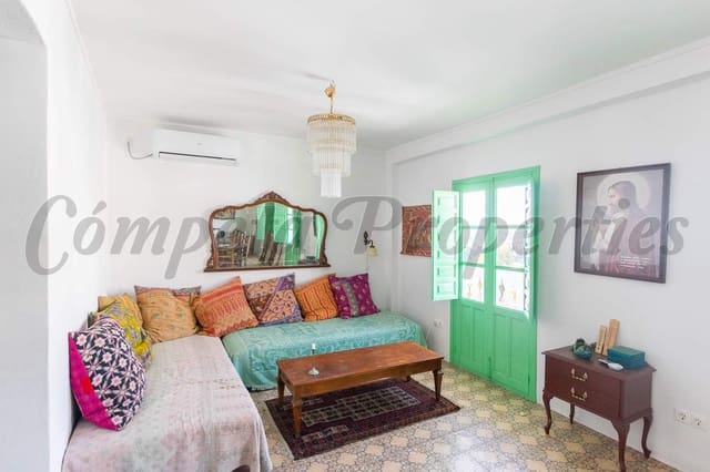   4 soveværelse   ferieByhus i Cómpeta   - € 450 (Ref: 5094964)