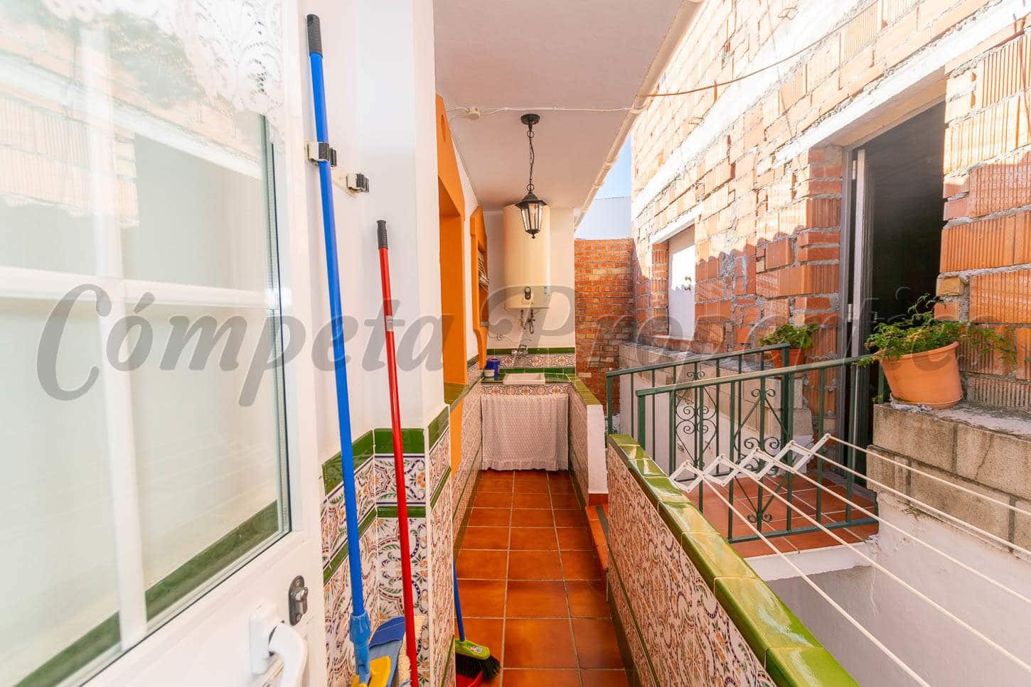 4 slaapkamer Huis te koop in Competa - € 198.000 (Ref: 5101195)