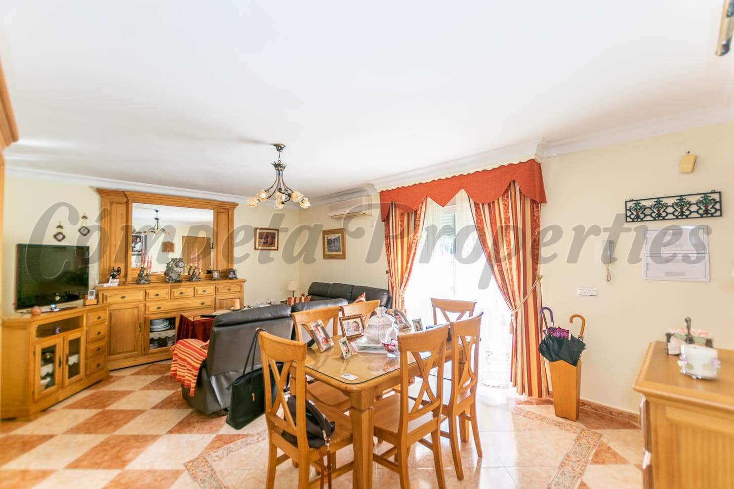 4 slaapkamer Huis te koop in Competa - € 198.000 (Ref: 5101195)