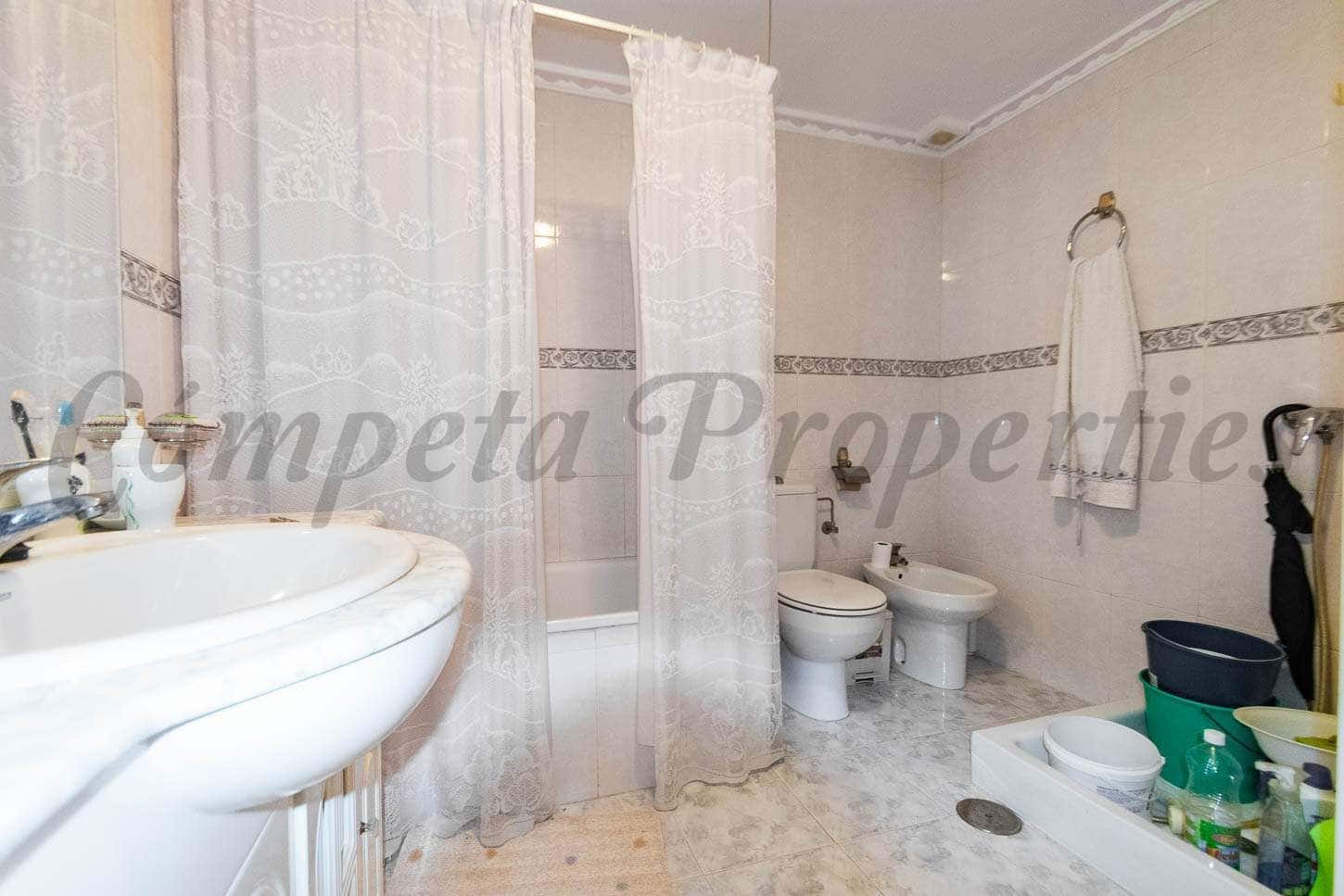 4 slaapkamer Huis te koop in Competa - € 145.000 (Ref: 5470589)