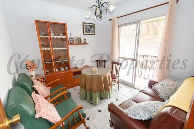 4 makuuhuone Omakotitalo myytävänä paikassa Torrox - 315 000 € (Ref: 5540212)