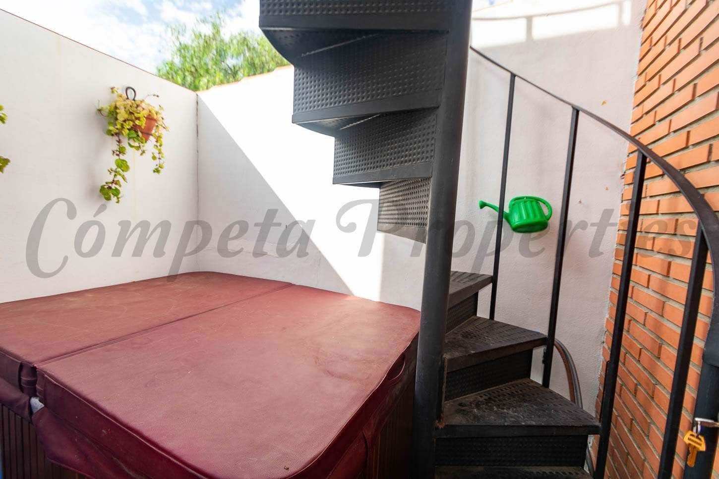 4 slaapkamer Huis te koop in Competa met zwembad garage - € 241.500 (Ref: 5606328)