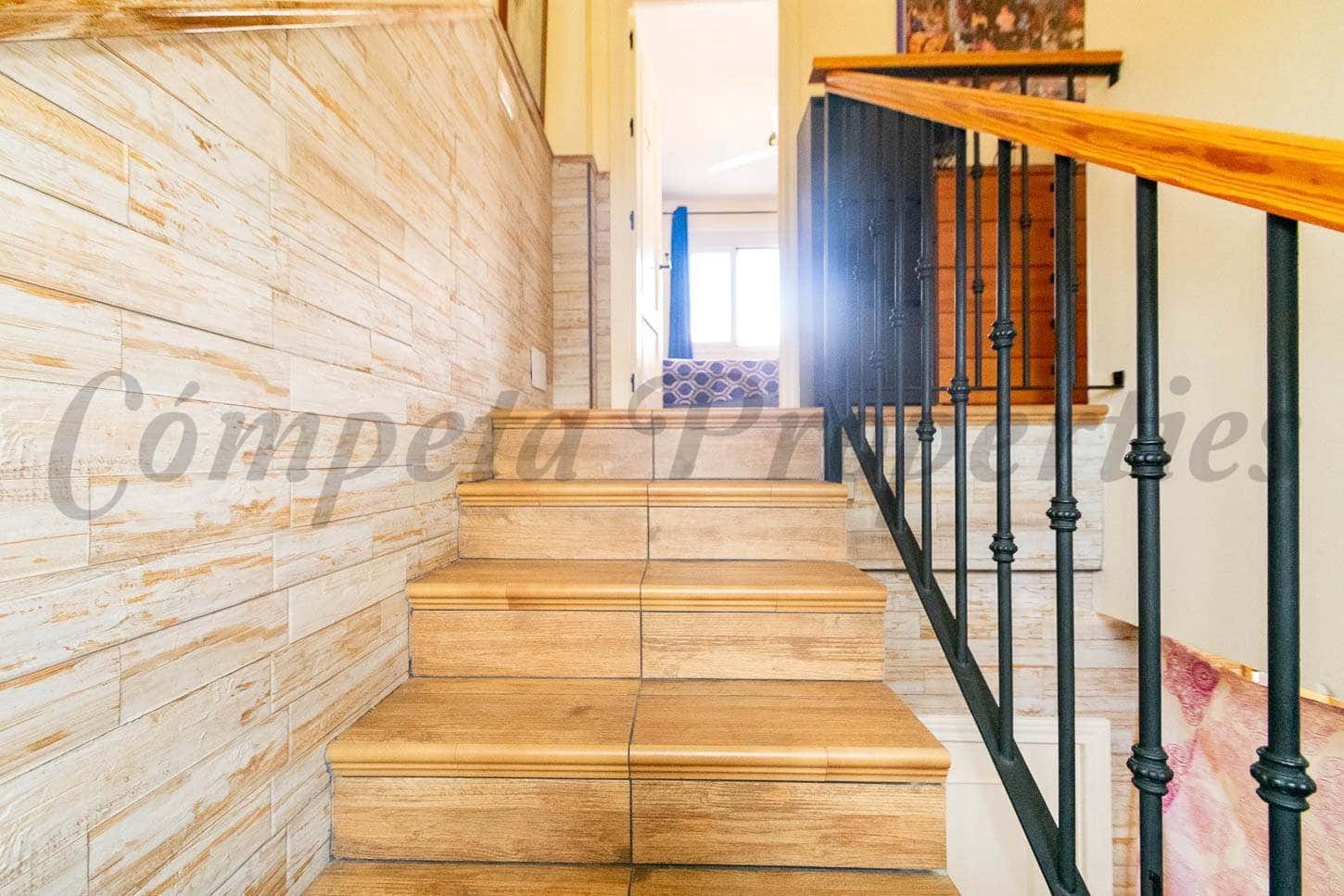 4 slaapkamer Huis te koop in Competa met zwembad garage - € 241.500 (Ref: 5606328)