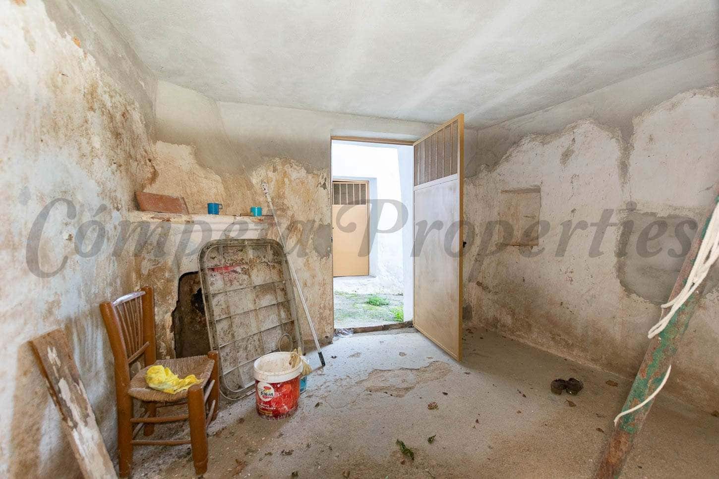 6 soveværelse Byhus til salg i Corumbela - € 95.000 (Ref: 5884140)