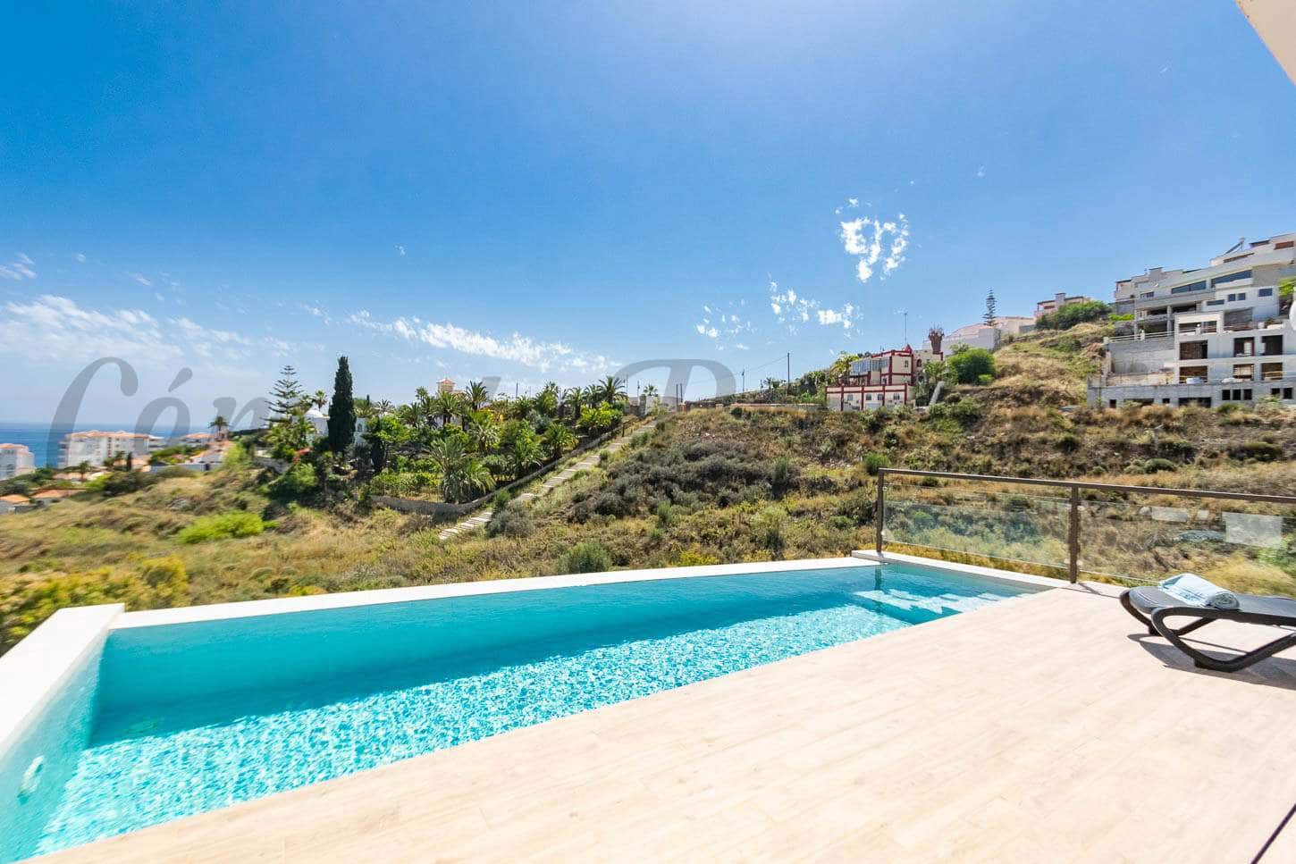 2 quarto Moradia para arrendamento para férias em Torrox-Costa com piscina - 1 690 € (Ref: 6131621)
