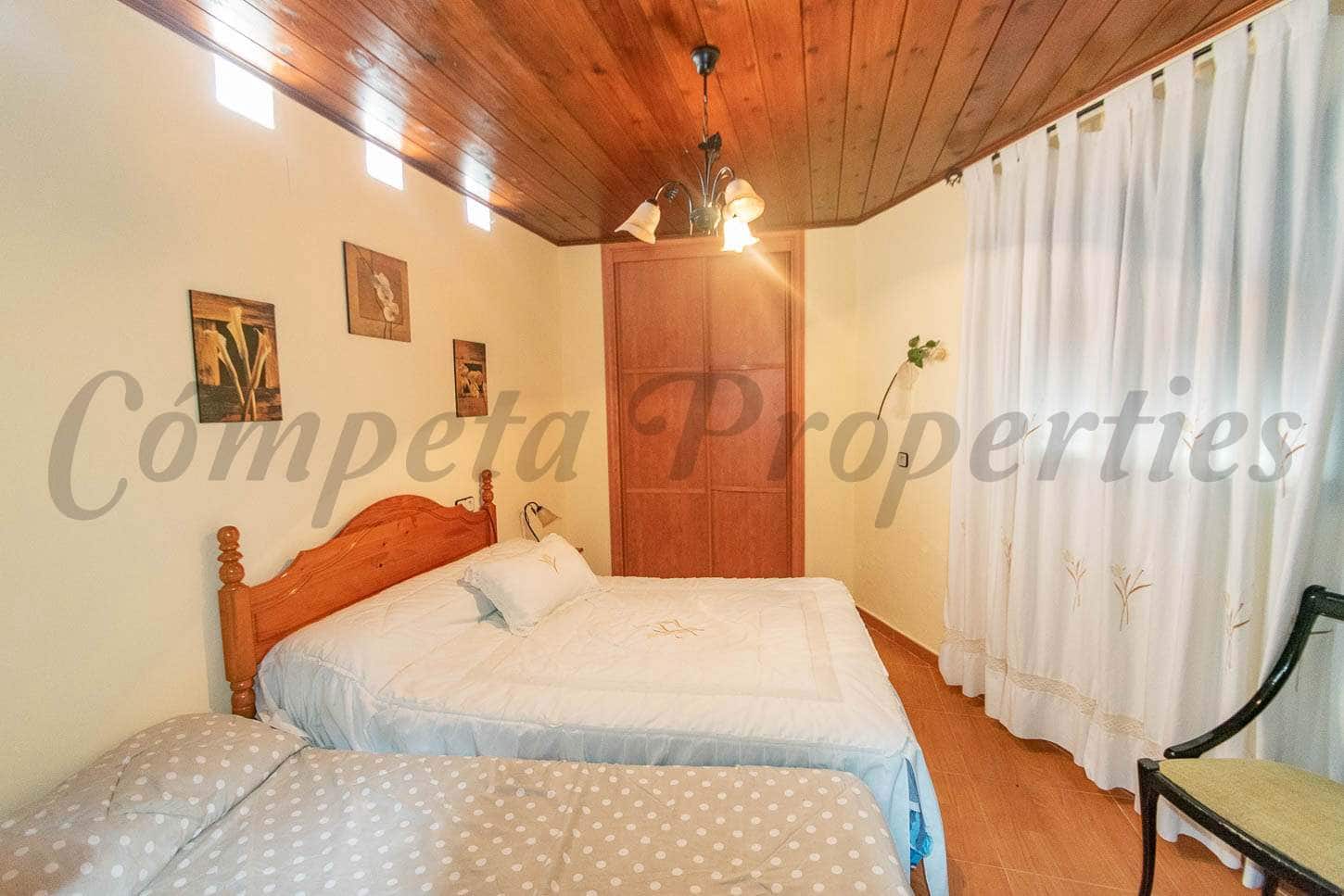 4 sypialnia Willa na sprzedaż w Velez-Malaga z basenem - 530 000 € (Ref: 6152197)