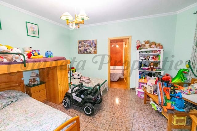 4 soveværelse Villa til salg i Vélez-Málaga med swimmingpool - € 530.000 (Ref: 6152197)