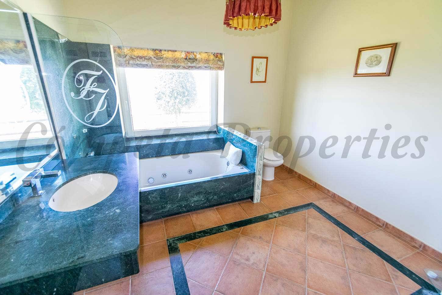 3 chambre Villa/Maison à vendre à Torrox-Costa avec garage - 675 000 € (Ref: 6271824)