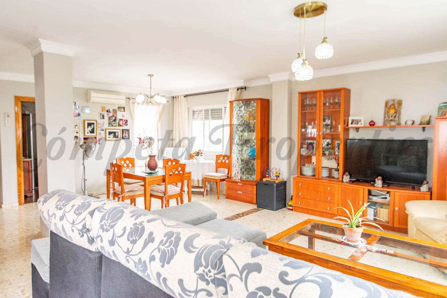 4 slaapkamer Huis te koop in Competa met garage - € 394.000 (Ref: 6277059)