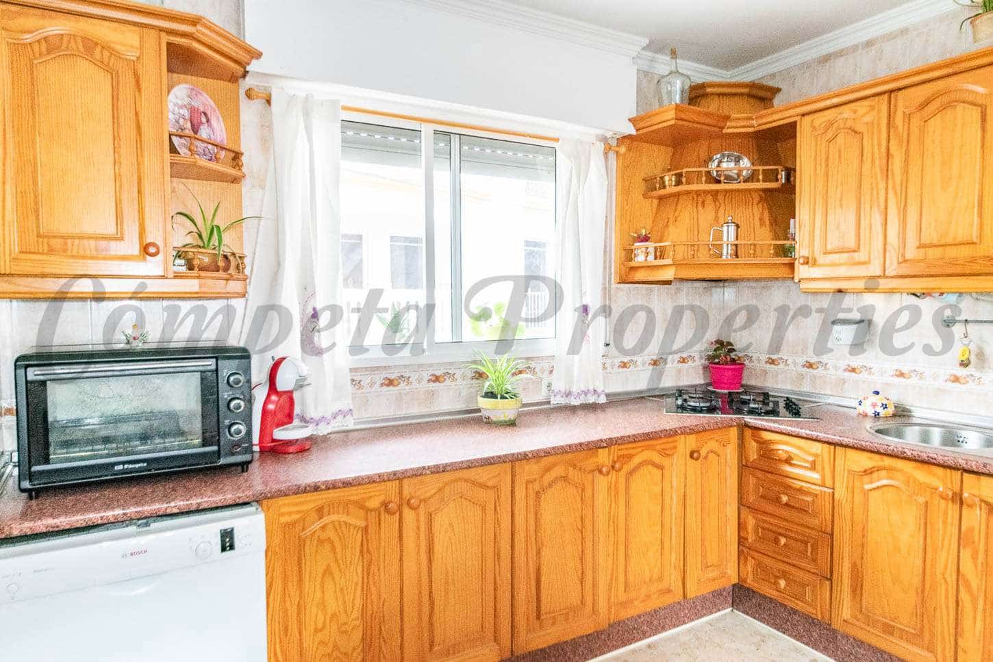 4 slaapkamer Huis te koop in Competa met garage - € 394.000 (Ref: 6277059)
