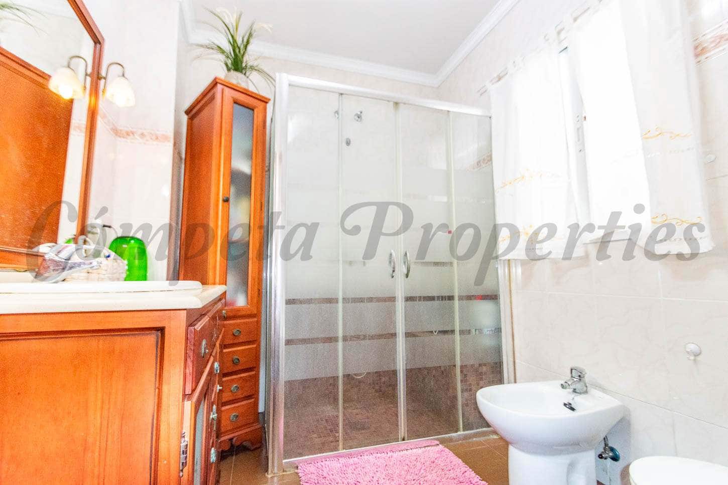 4 slaapkamer Huis te koop in Competa met garage - € 394.000 (Ref: 6277059)