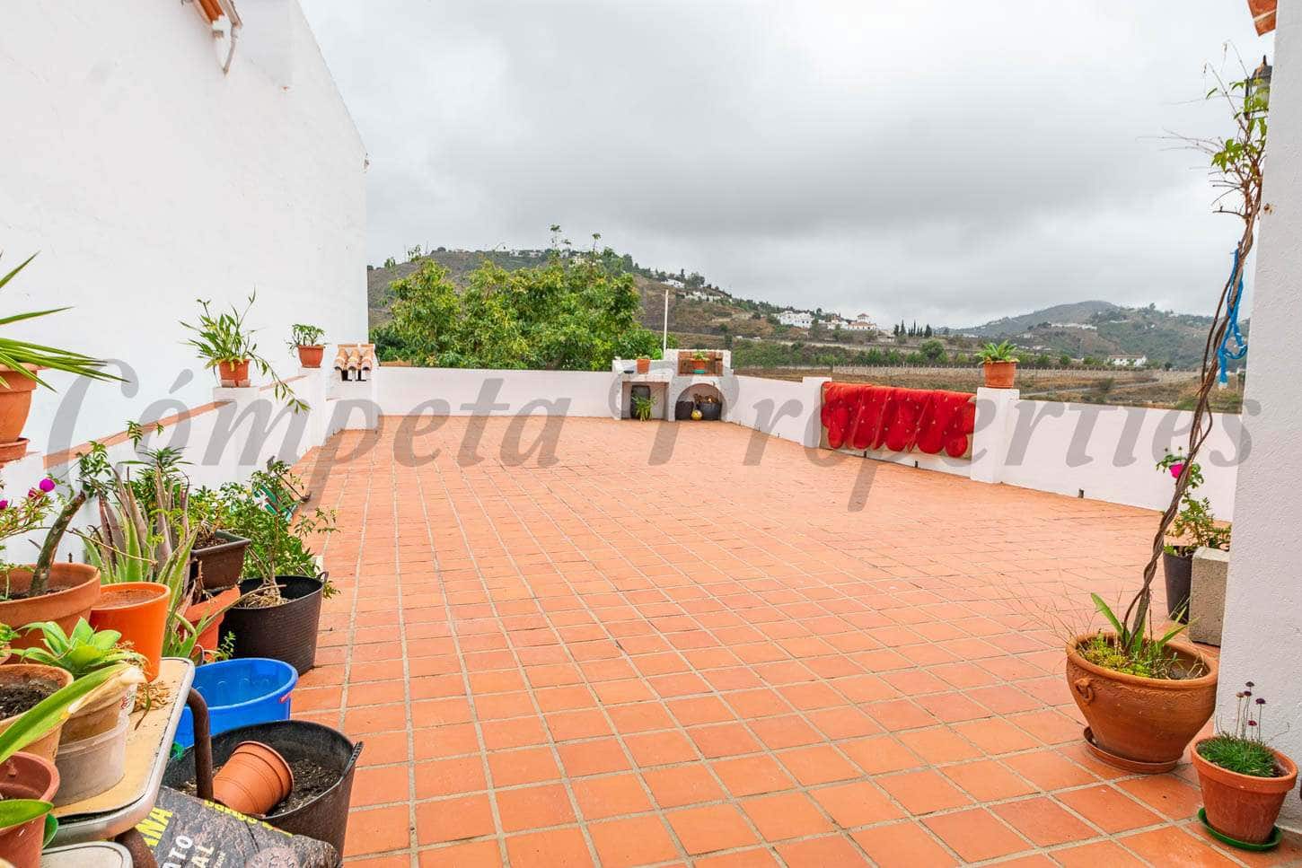 4 slaapkamer Huis te koop in Competa met garage - € 394.000 (Ref: 6277059)