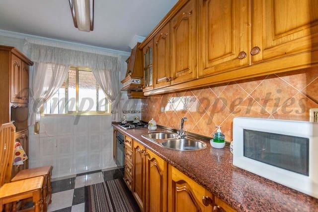 Casa de 3 habitaciones en Cómpeta en venta con garaje - 119.900 € (Ref: 6498520)