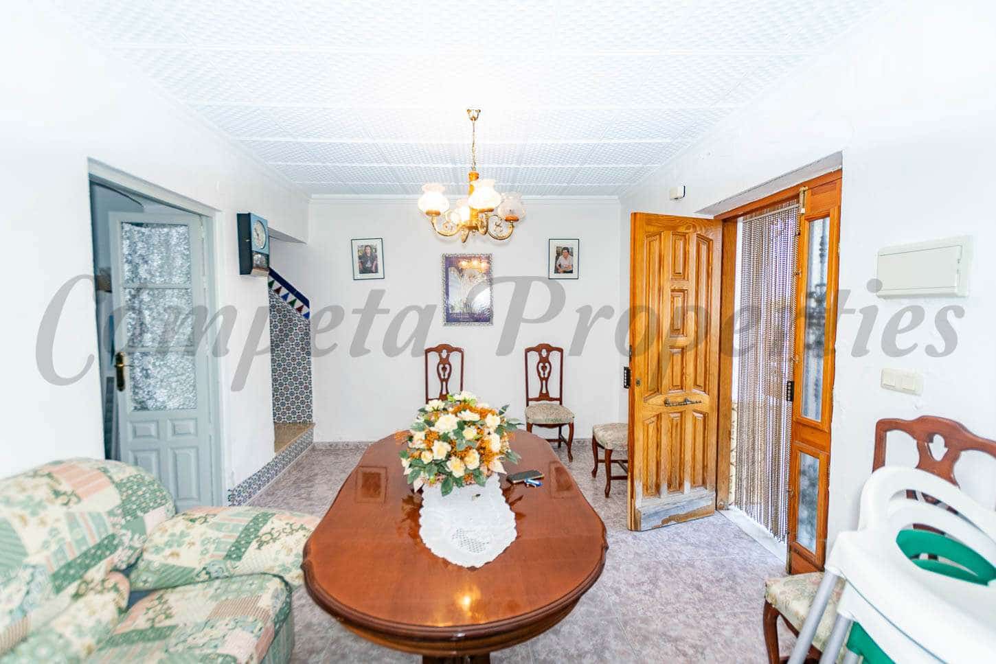 7 soveværelse Byhus til salg i Competa - € 320.000 (Ref: 6547057)