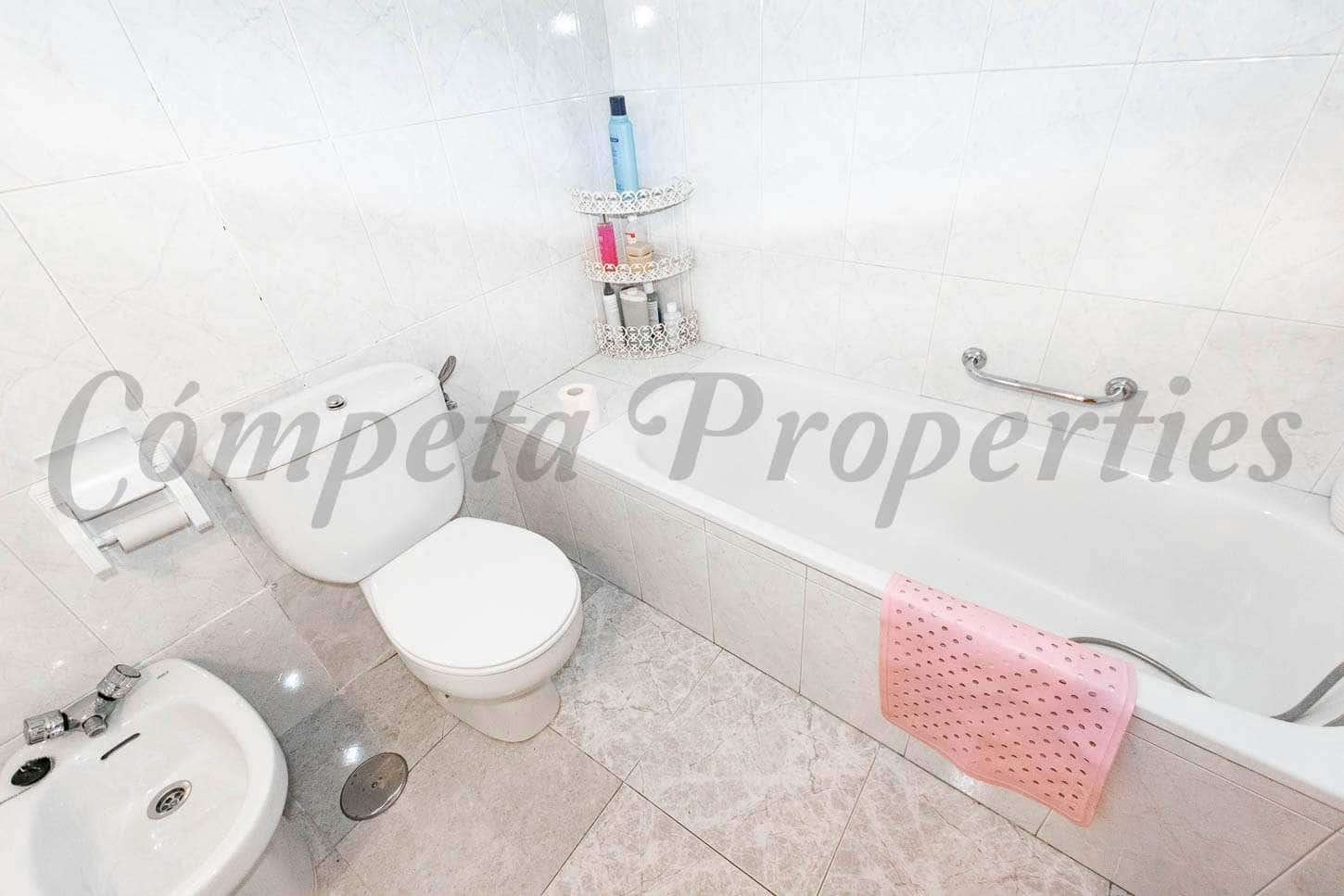 7 soveværelse Byhus til salg i Competa - € 320.000 (Ref: 6547057)