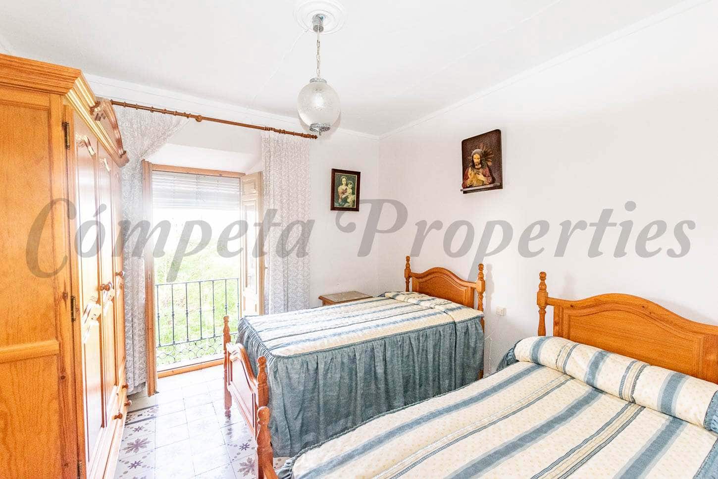 7 soveværelse Byhus til salg i Competa - € 320.000 (Ref: 6547057)