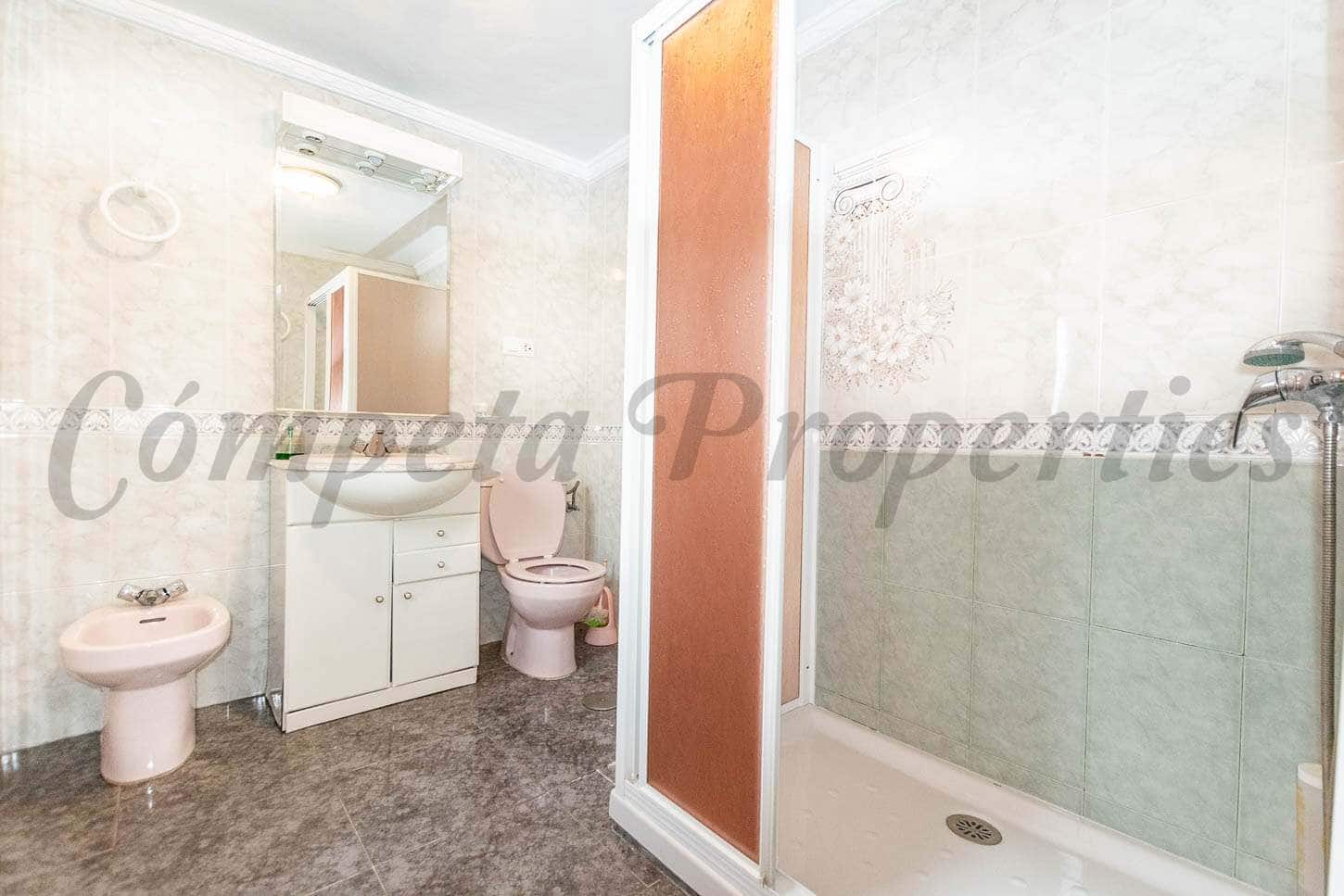 7 soveværelse Byhus til salg i Competa - € 320.000 (Ref: 6547057)