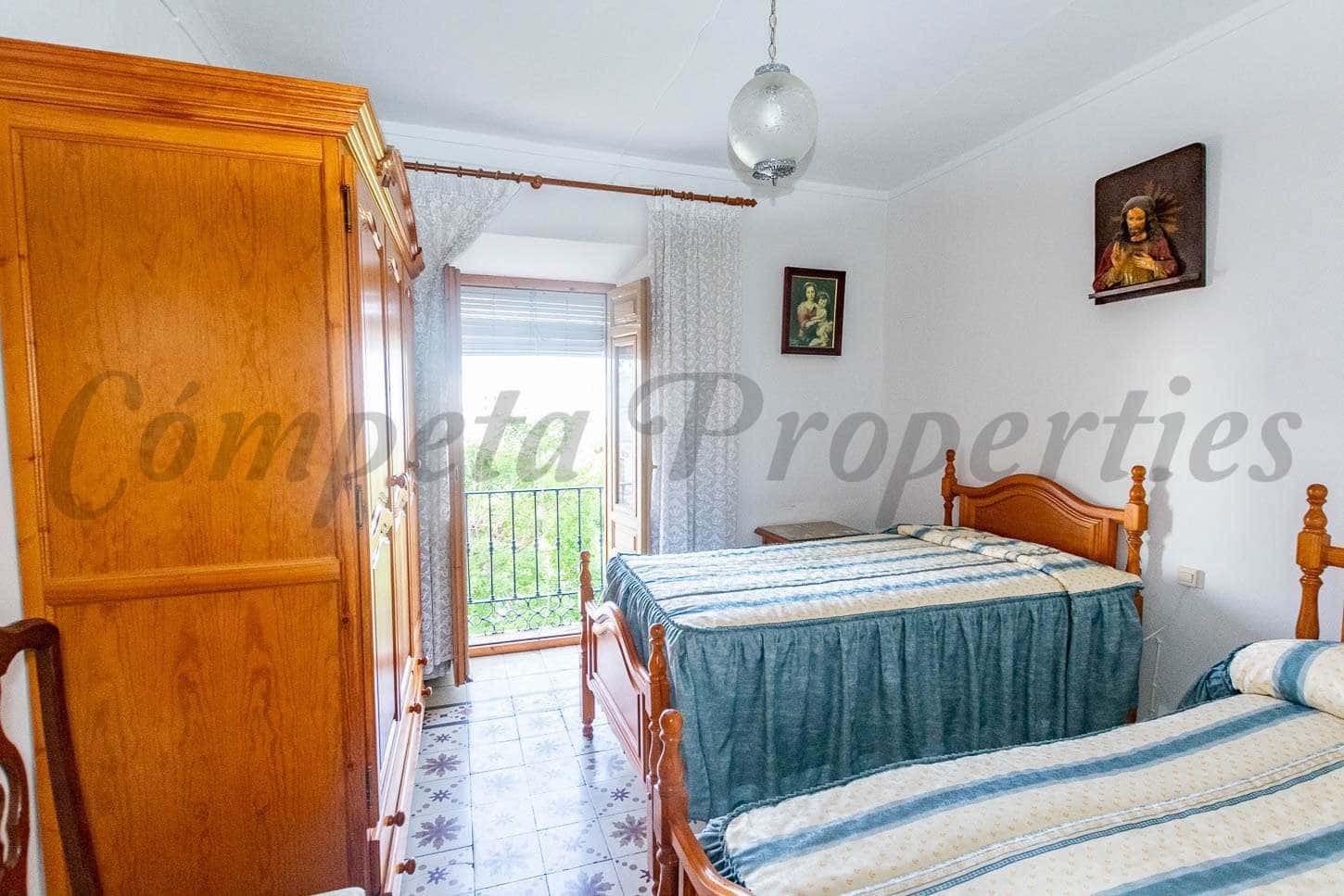 7 soveværelse Byhus til salg i Competa - € 320.000 (Ref: 6547057)