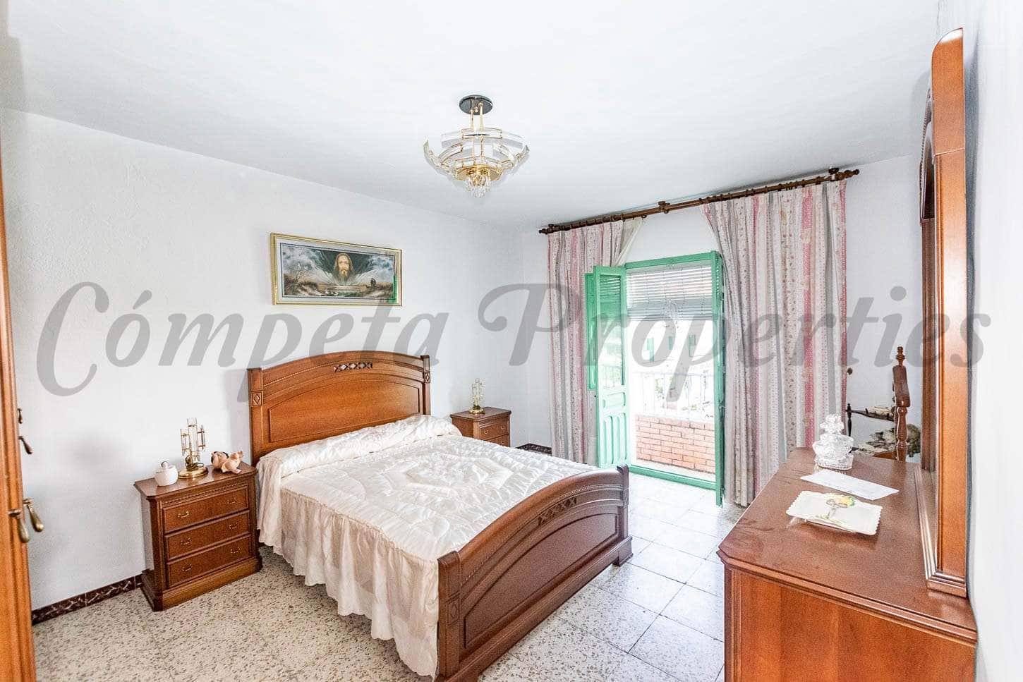 7 soveværelse Byhus til salg i Competa - € 320.000 (Ref: 6547057)