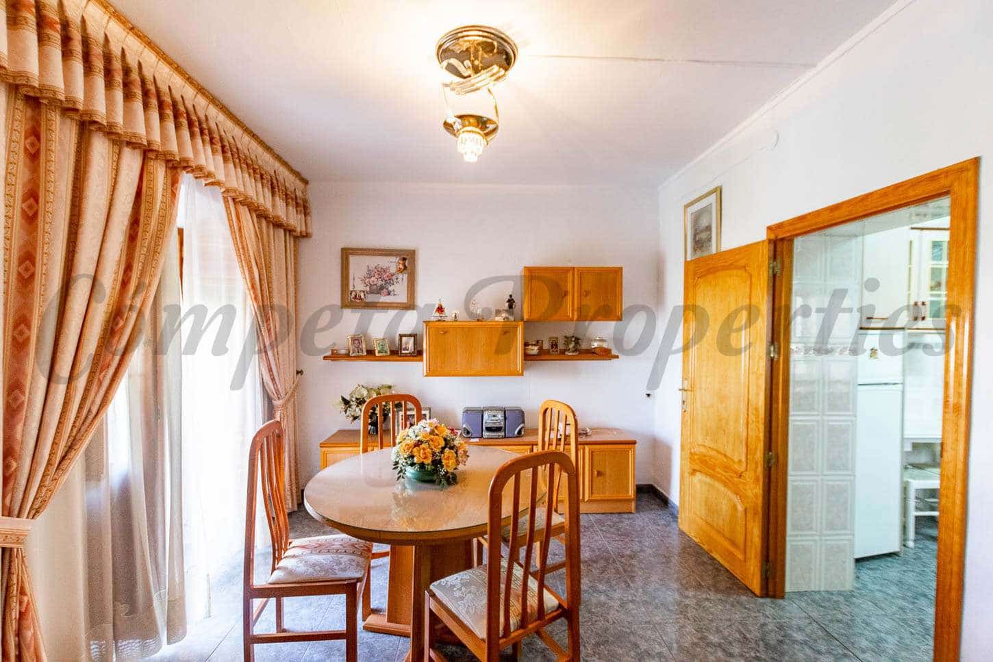 7 soveværelse Byhus til salg i Competa - € 320.000 (Ref: 6547057)