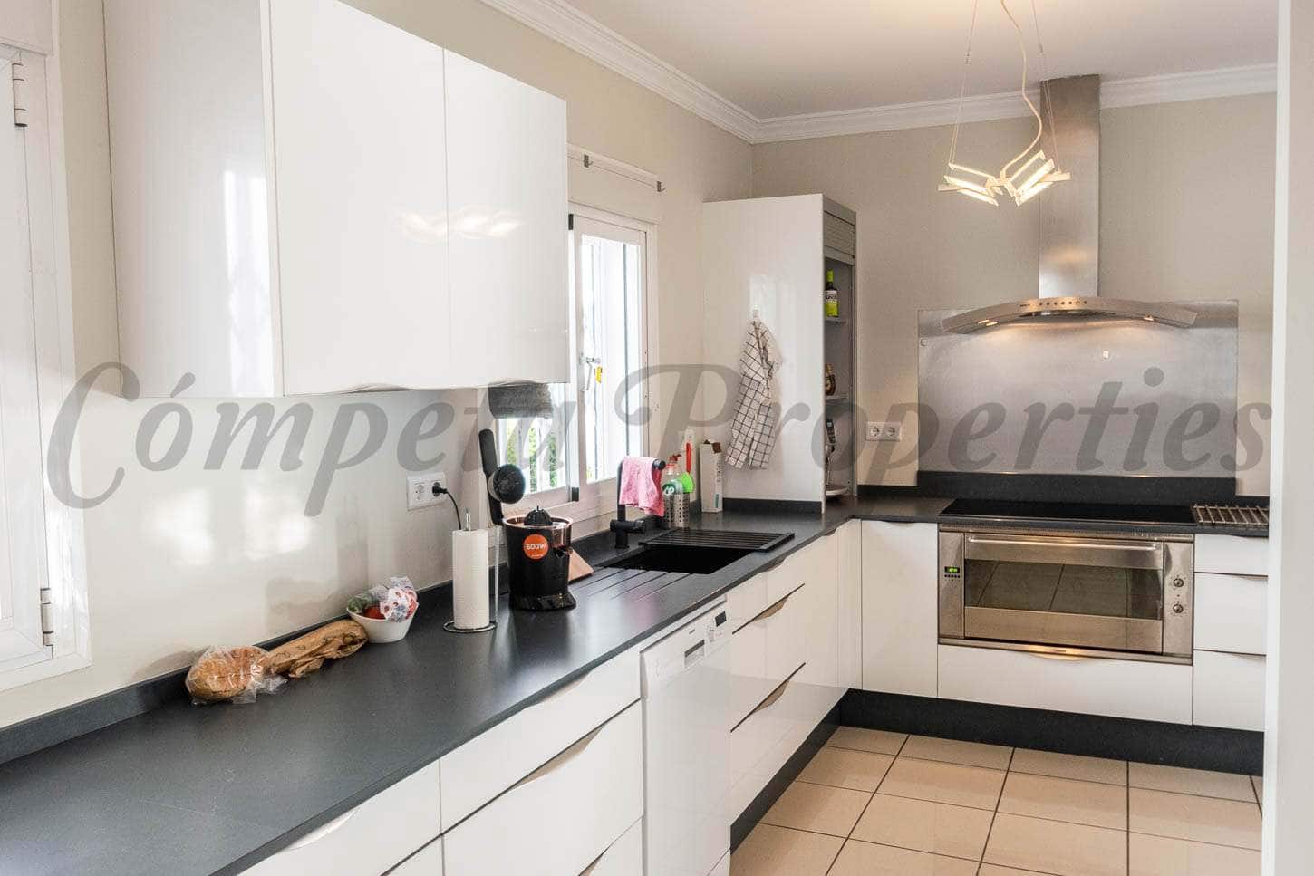 4 sovrum Finca/Hus på landet för semesterbostäder i Torrox med pool garage - 1 800 € (Ref: 6553527)