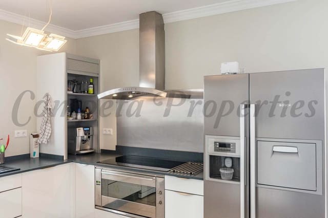 4 bedroom Finca/Country House for holiday rental in Torrox with pool garage - € 1,800 (Ref: 6553527)