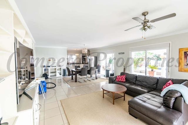 4 bedroom Finca/Country House for holiday rental in Torrox with pool garage - € 1,800 (Ref: 6553527)