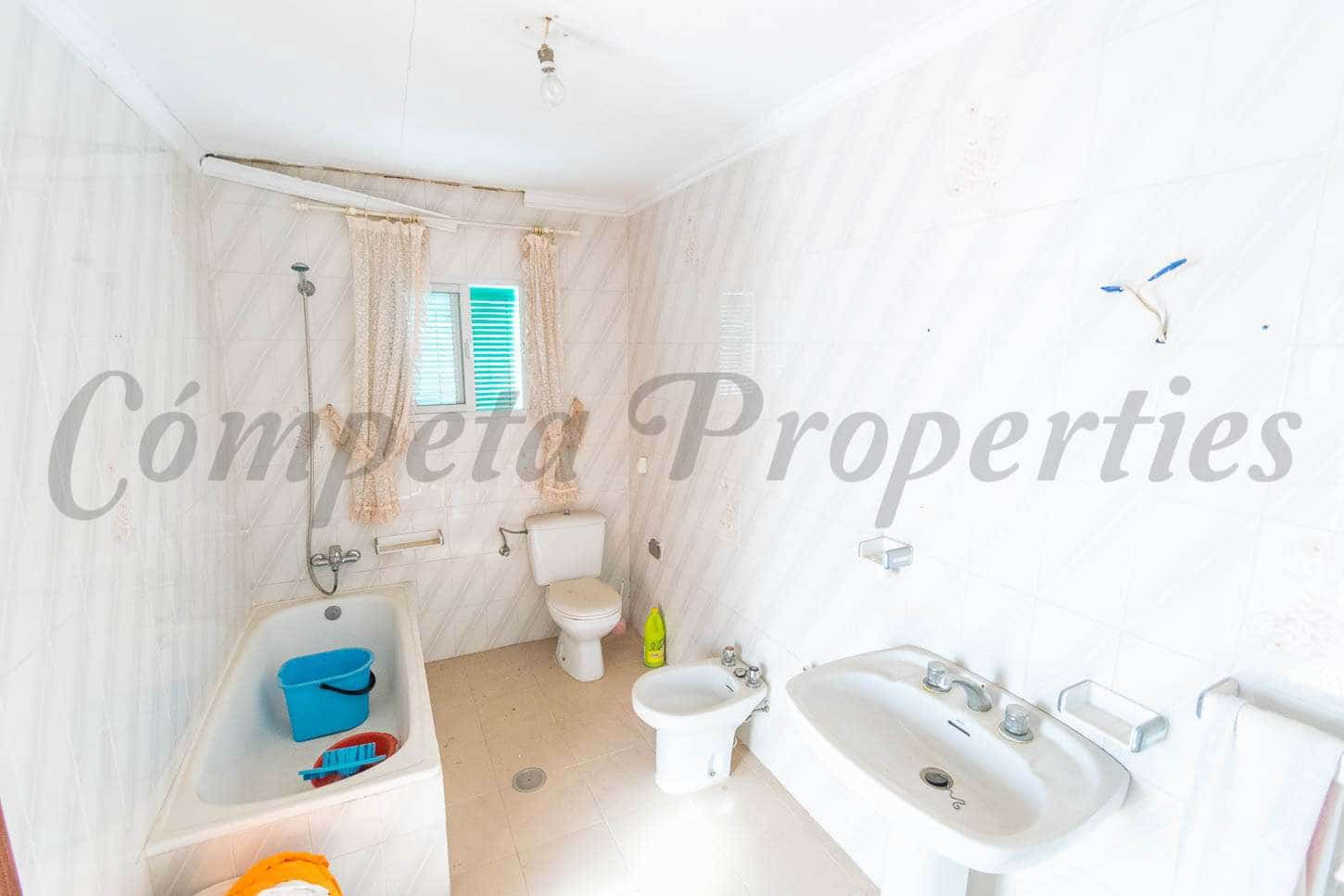 3 chambre Maison de Ville à vendre à Sayalonga - 126 000 € (Ref: 6703361)