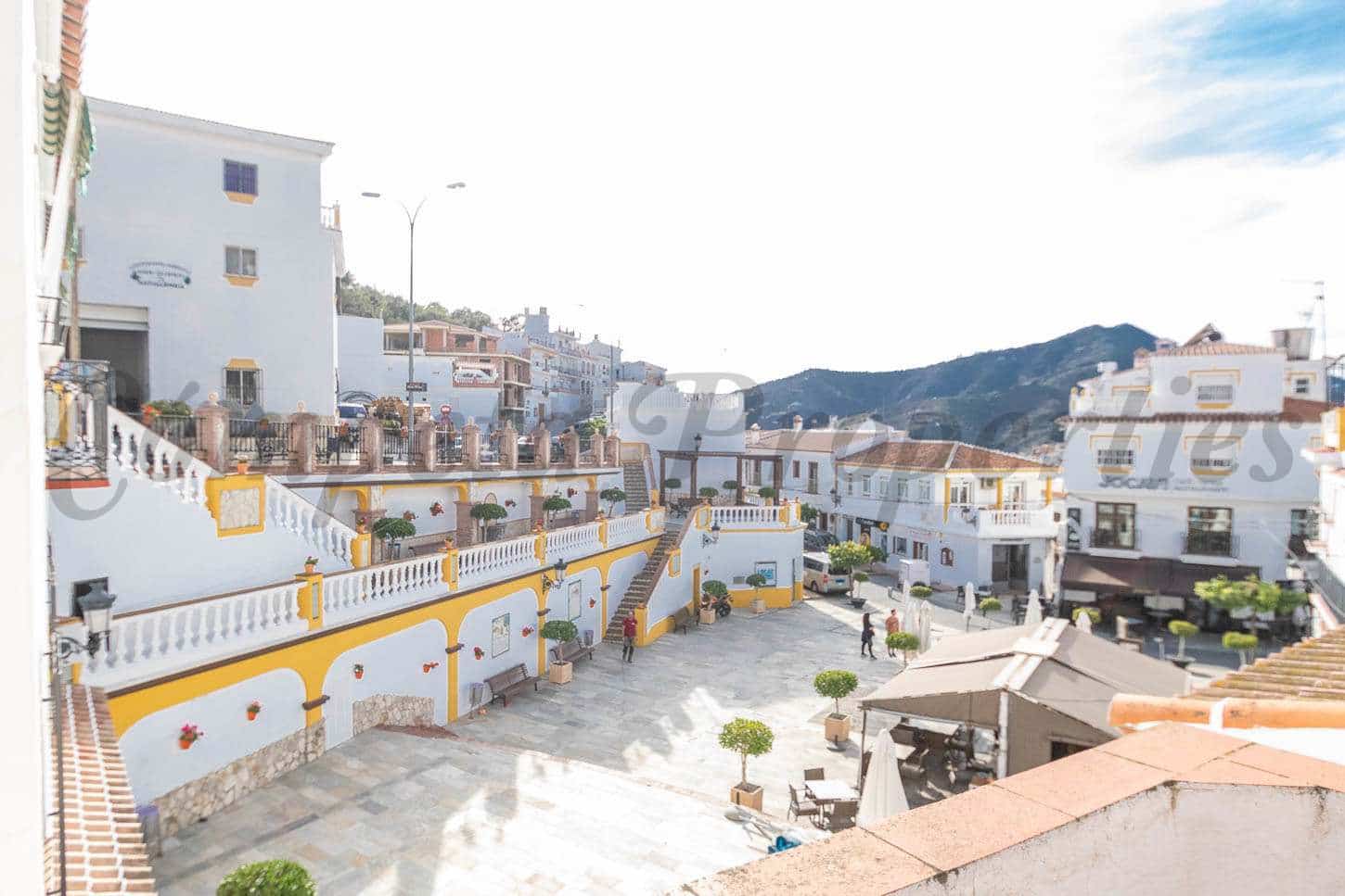 3 chambre Maison de Ville à vendre à Sayalonga - 126 000 € (Ref: 6703361)