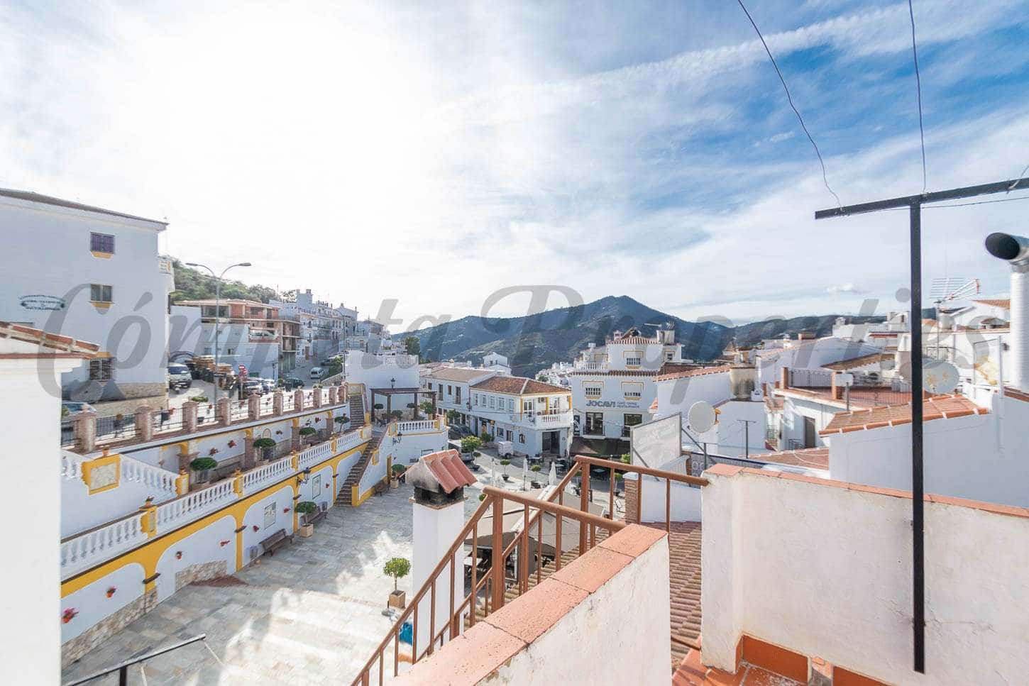 3 chambre Maison de Ville à vendre à Sayalonga - 126 000 € (Ref: 6703361)