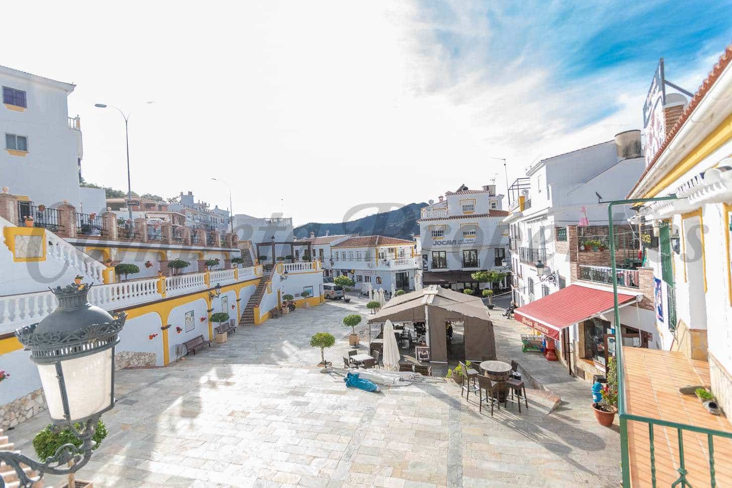 3 chambre Maison de Ville à vendre à Sayalonga - 126 000 € (Ref: 6703361)