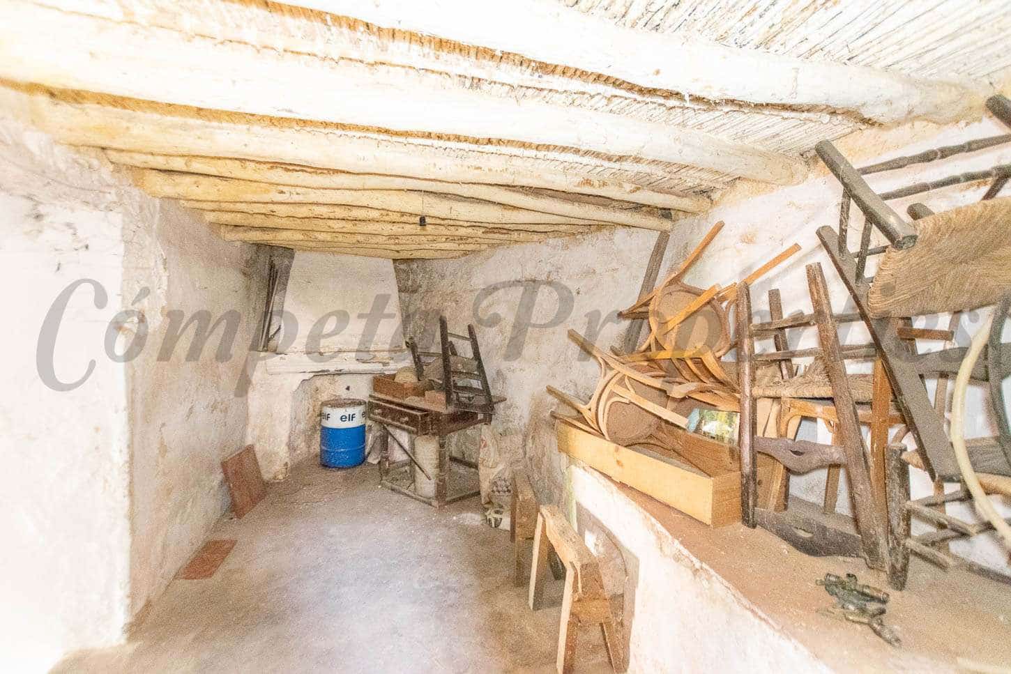 5 slaapkamer Huis te koop in Canillas de Albaida - € 150.000 (Ref: 6744087)