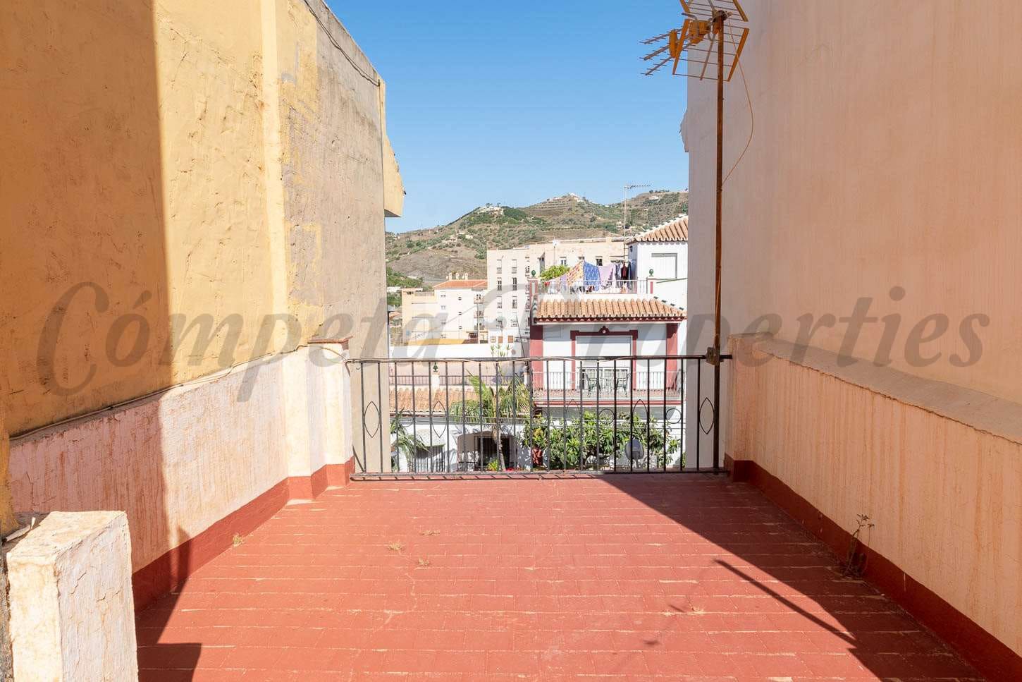 5 bedroom Townhouse for sale in Torrox - € 215,000 (Ref: 6884337)