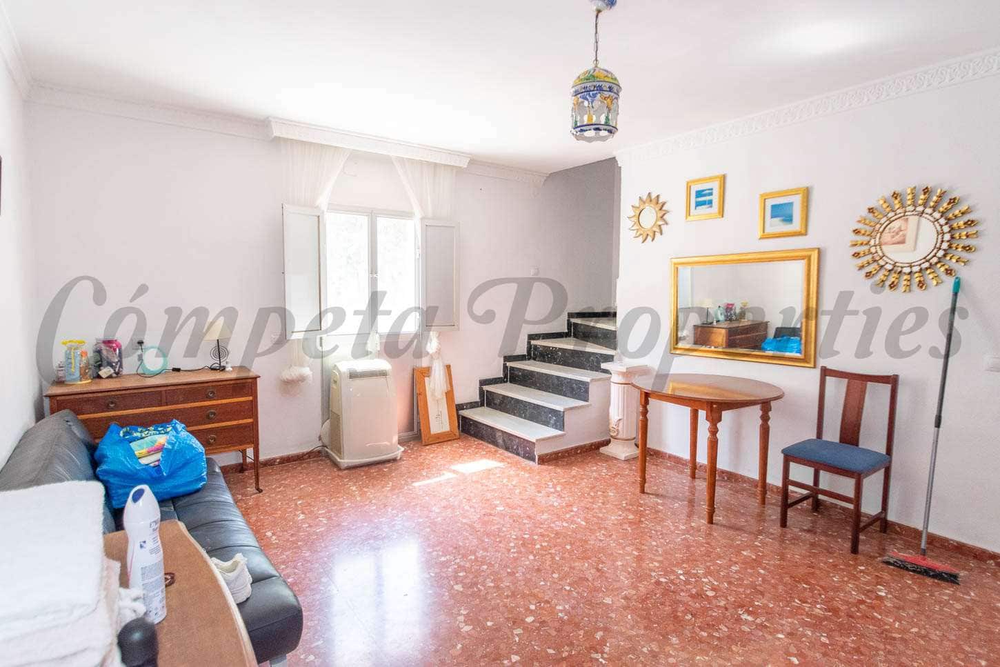 8 soveværelse Finca/Landehus til salg i Sedella med swimmingpool garage - € 575.000 (Ref: 6997241)