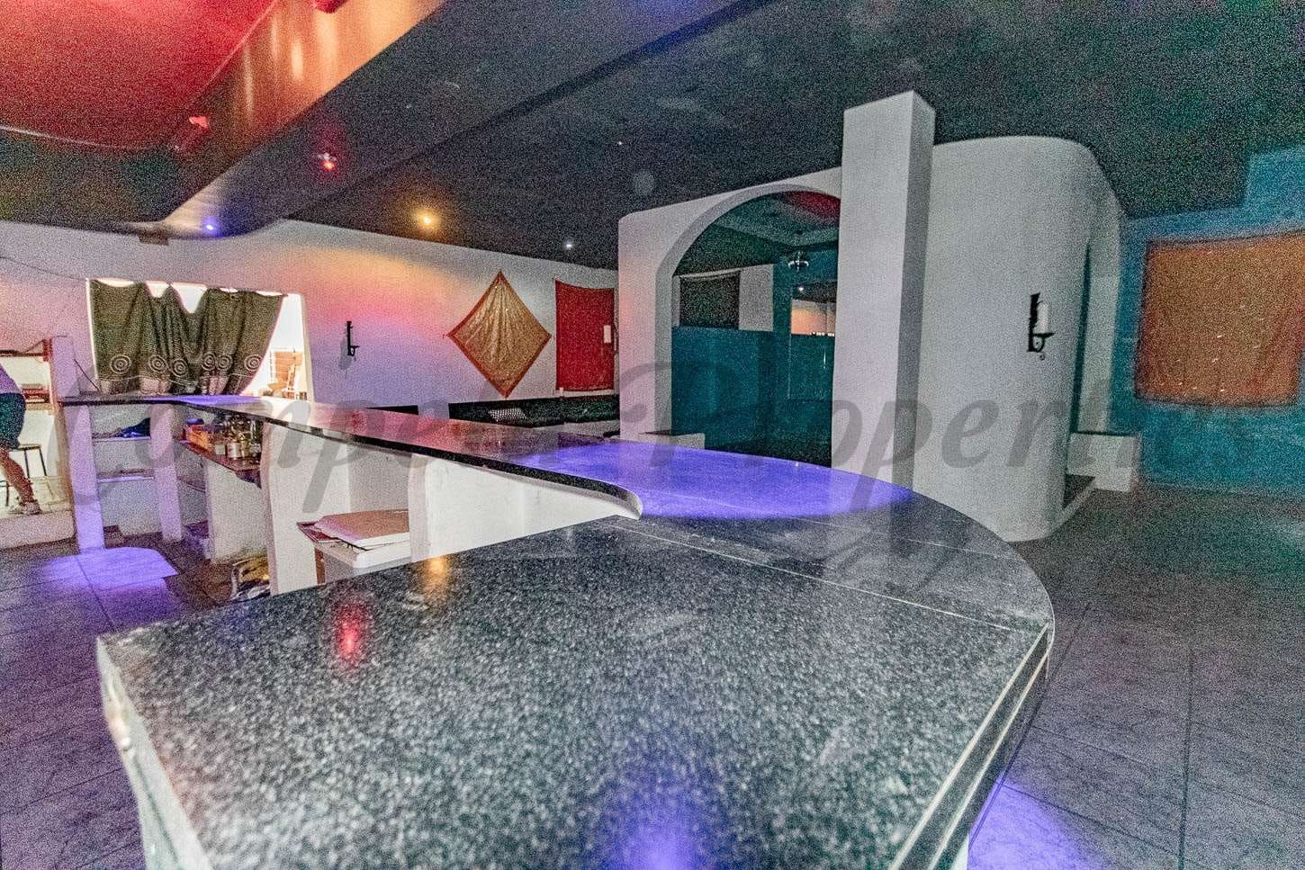 8 soveværelse Finca/Landehus til salg i Sedella med swimmingpool garage - € 575.000 (Ref: 6997241)