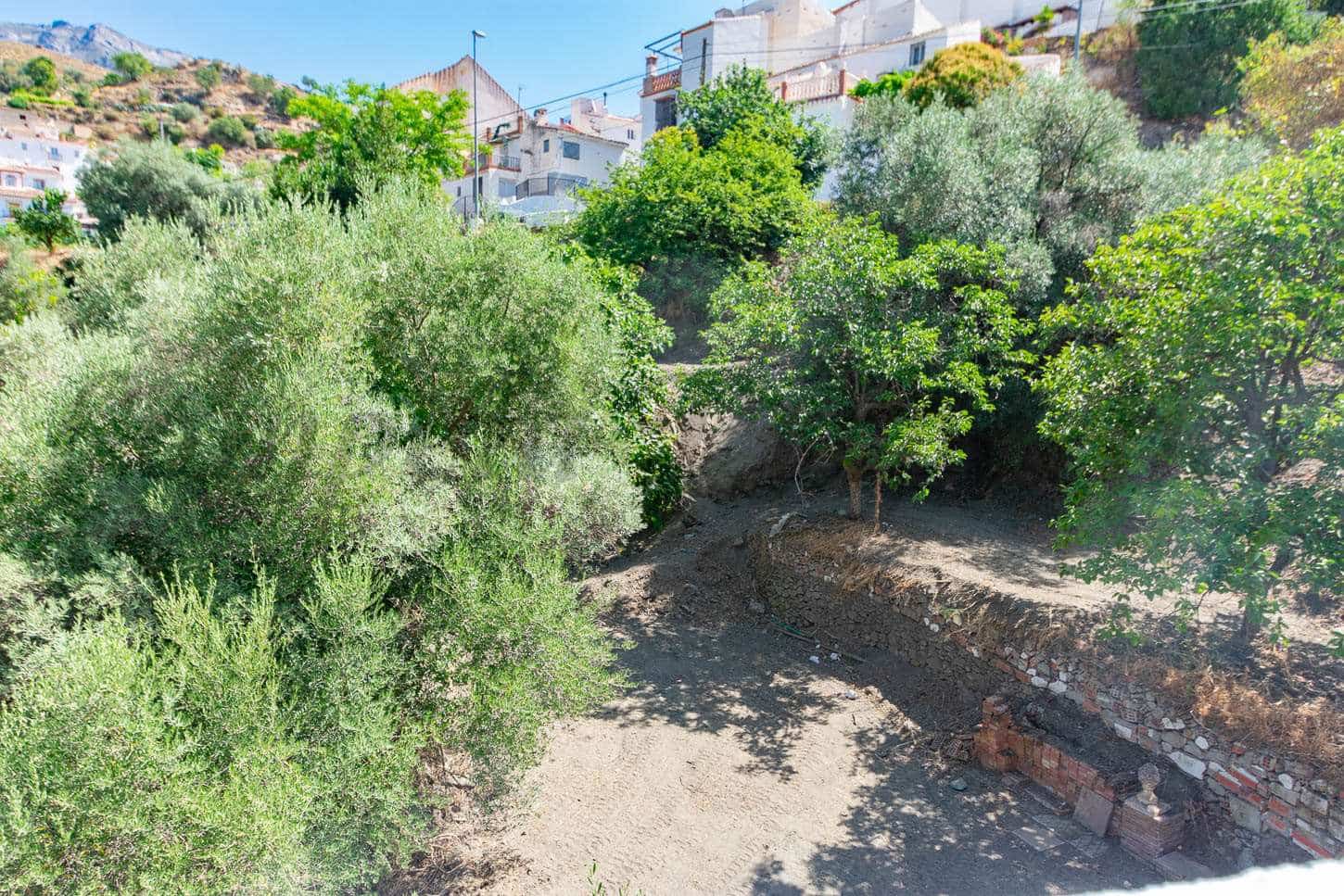 8 soveværelse Finca/Landehus til salg i Sedella med swimmingpool garage - € 575.000 (Ref: 6997241)