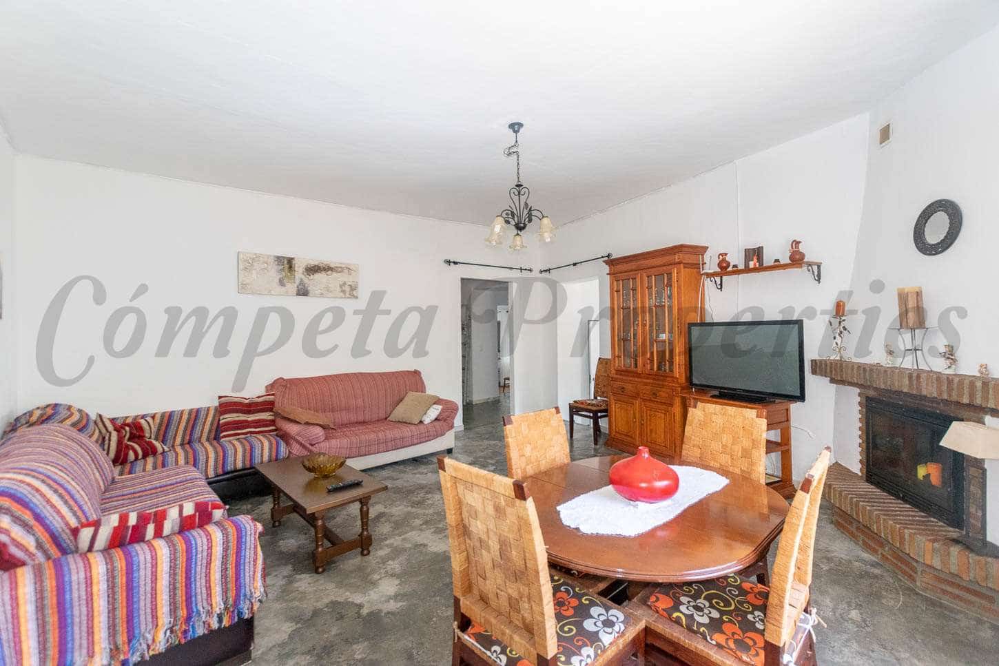 3 slaapkamer Villa te koop in Competa - € 400.000 (Ref: 7000428)