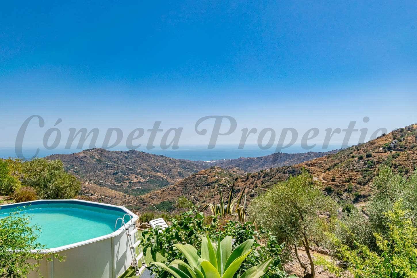 3 slaapkamer Villa te koop in Competa - € 400.000 (Ref: 7000428)