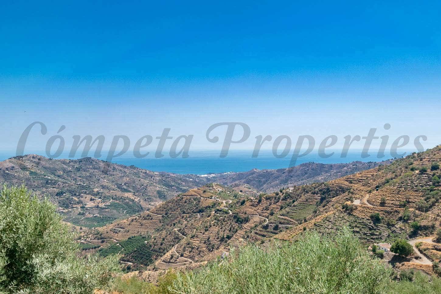 3 slaapkamer Villa te koop in Competa - € 400.000 (Ref: 7000428)
