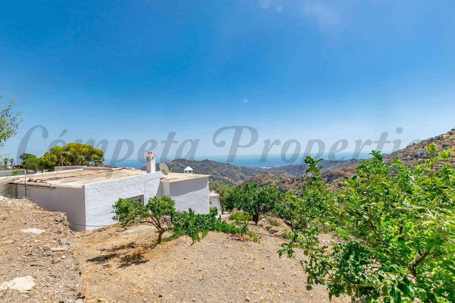 3 slaapkamer Villa te koop in Competa - € 400.000 (Ref: 7000428)