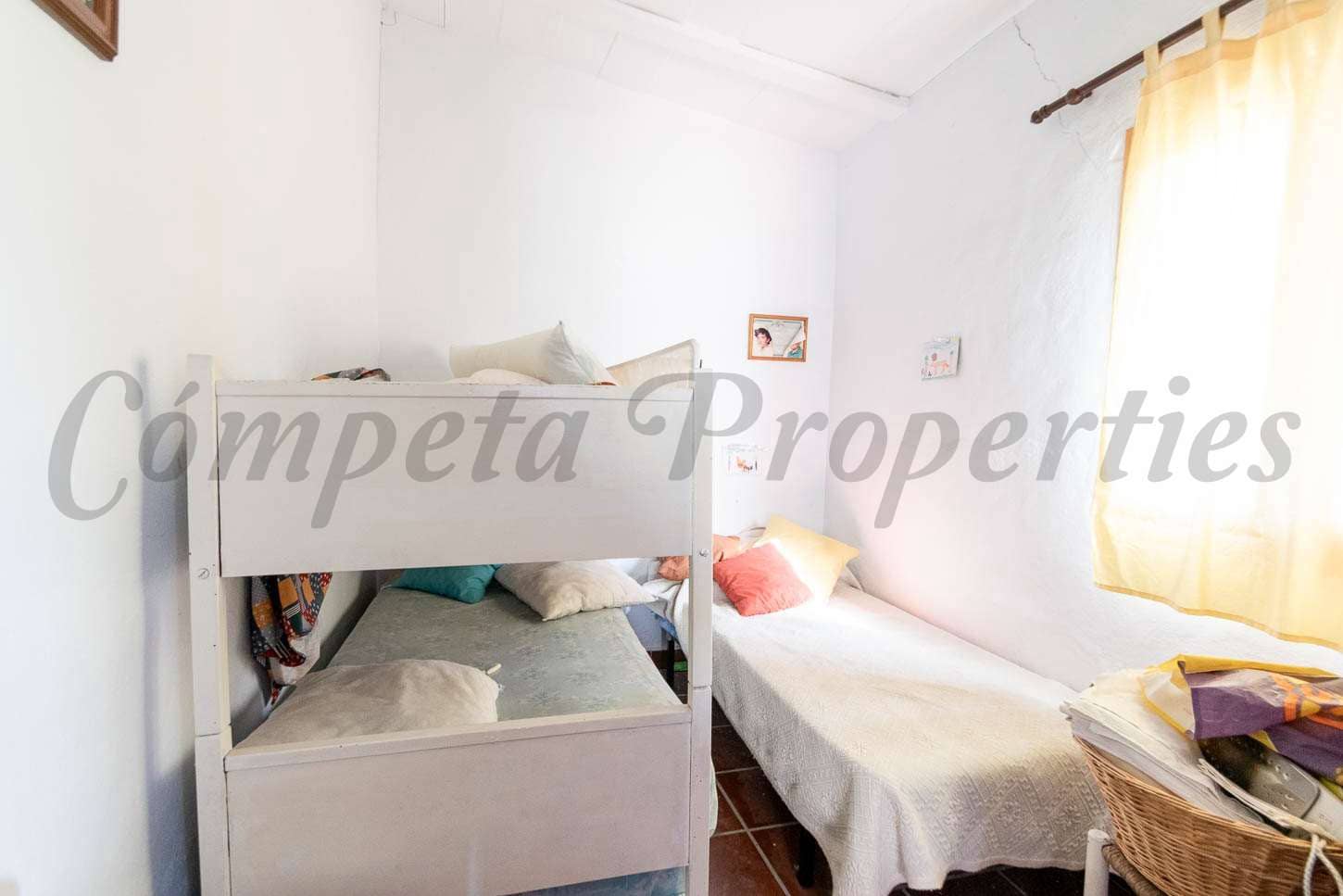 2 sypialnia Finka/Dom wiejski na sprzedaż w Torrox z basenem garażem - 315 000 € (Ref: 7153486)